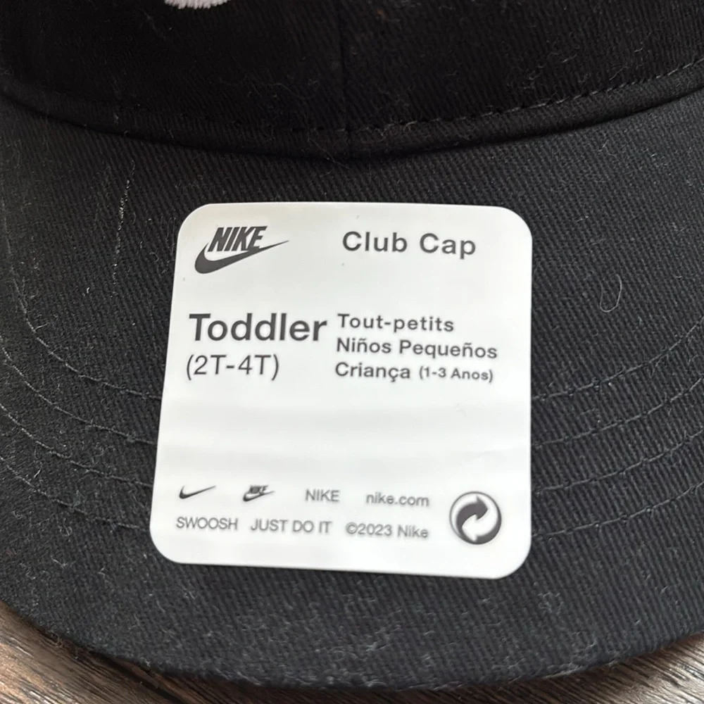 Nike Toddler Club baseball cap,Velcro back,6 vent, embroidered Nike swoosh logo